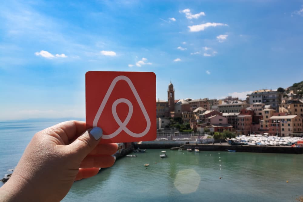 L’Italia di AirBnB: tra rendite facili, disuguaglianze e crisi degli affitti