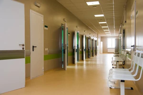Pediatria Olbia nel Caos: Bambina Attende Ore al Pronto Soccorso. Il Reparto Resiste con Un Solo Medico